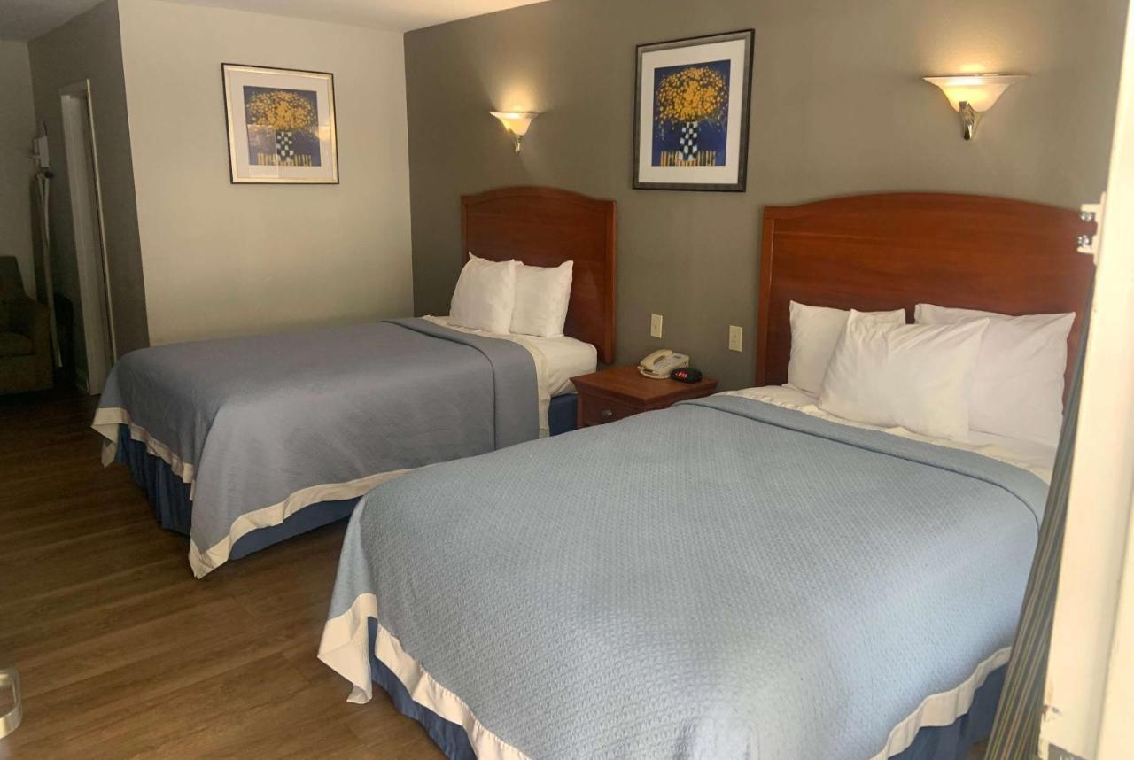 Days Inn By Wyndham Elmsford Zewnętrze zdjęcie
