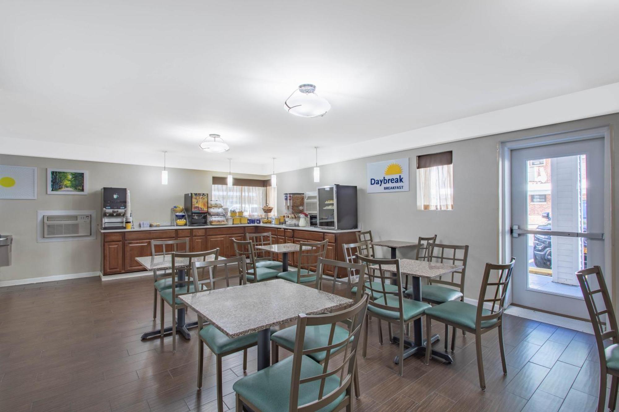 Days Inn By Wyndham Elmsford Zewnętrze zdjęcie