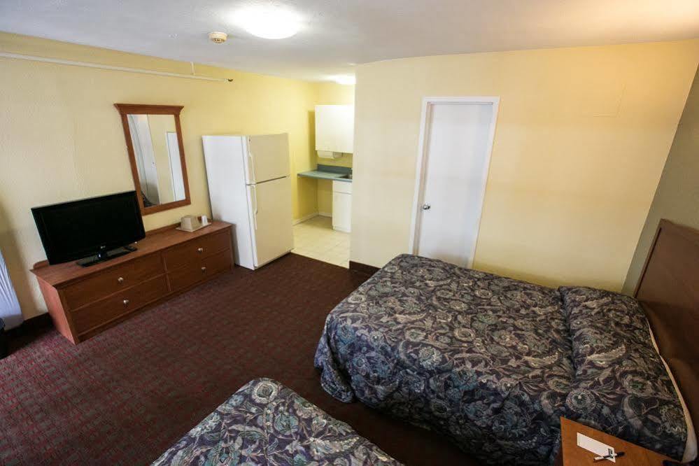 Days Inn By Wyndham Elmsford Zewnętrze zdjęcie