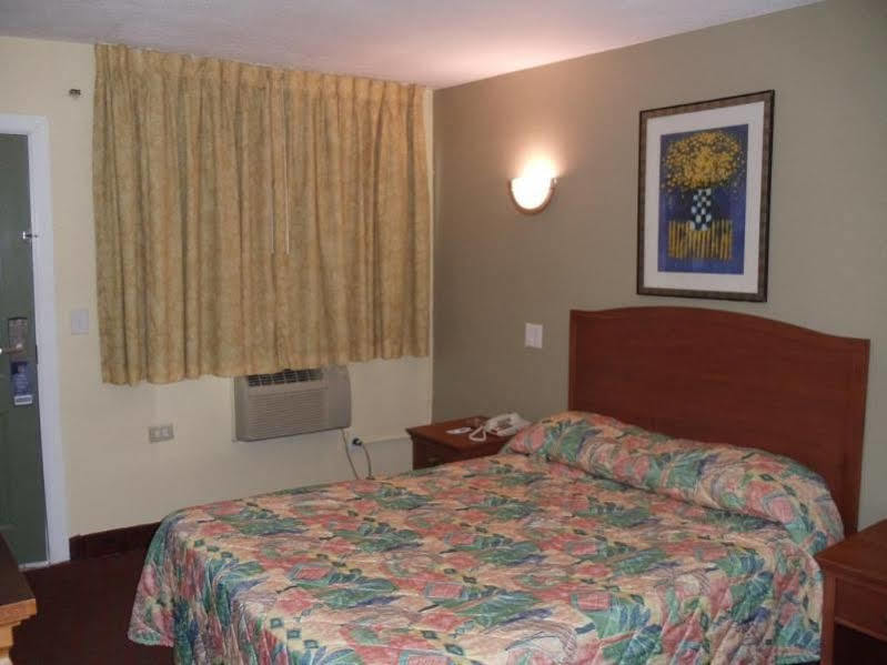 Days Inn By Wyndham Elmsford Zewnętrze zdjęcie